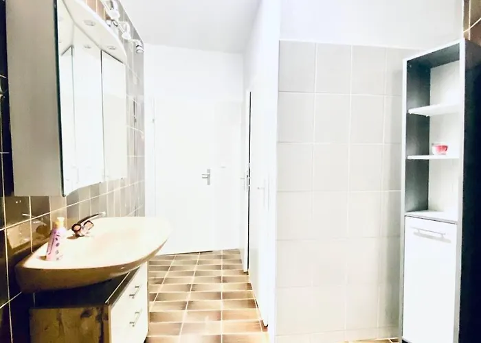 Comfortable 4br Perfect For Groups Apartman